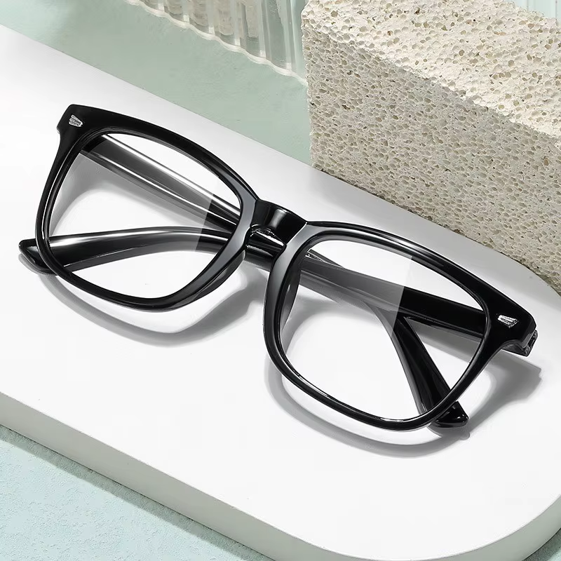 Blue Light Blocking Glasses for Men and Women - Matte Black and Transparent Fashionable Eyewear for Gaming and PC Use